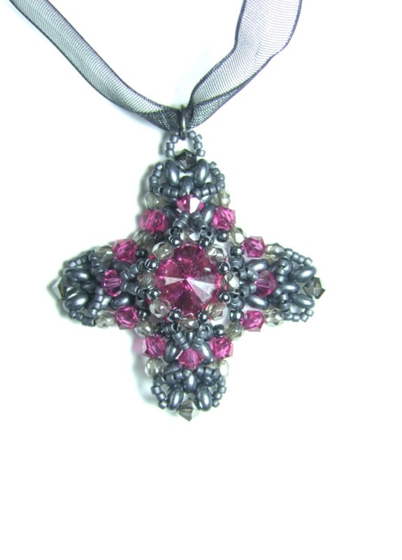 Anhänger Kreuz schwarz pink