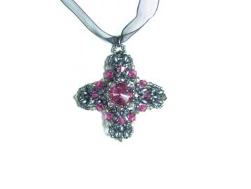 Anhänger Kreuz schwarz pink